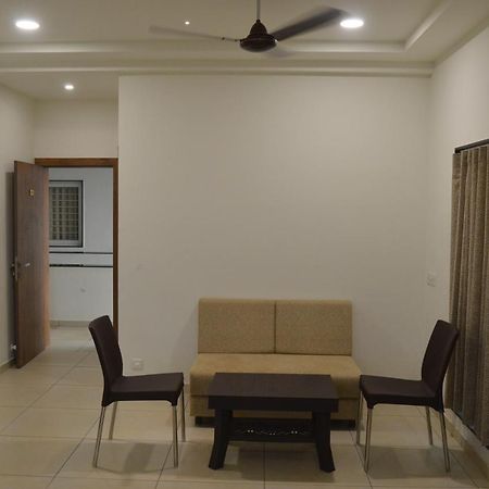 Hotel Revive Veraval المظهر الخارجي الصورة