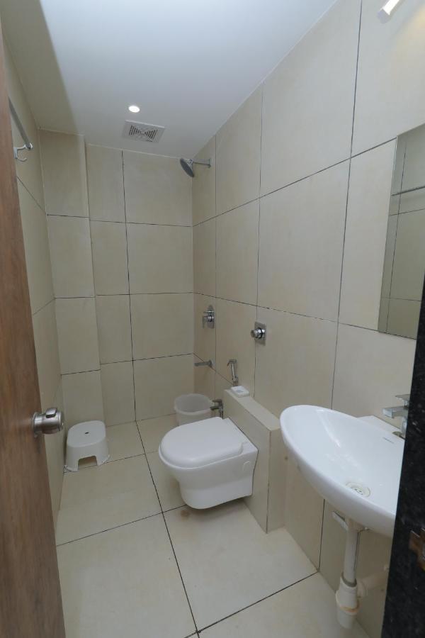 Hotel Revive Veraval المظهر الخارجي الصورة