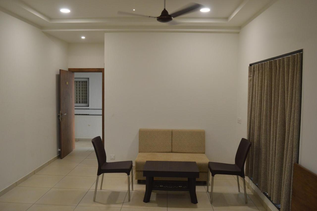 Hotel Revive Veraval المظهر الخارجي الصورة
