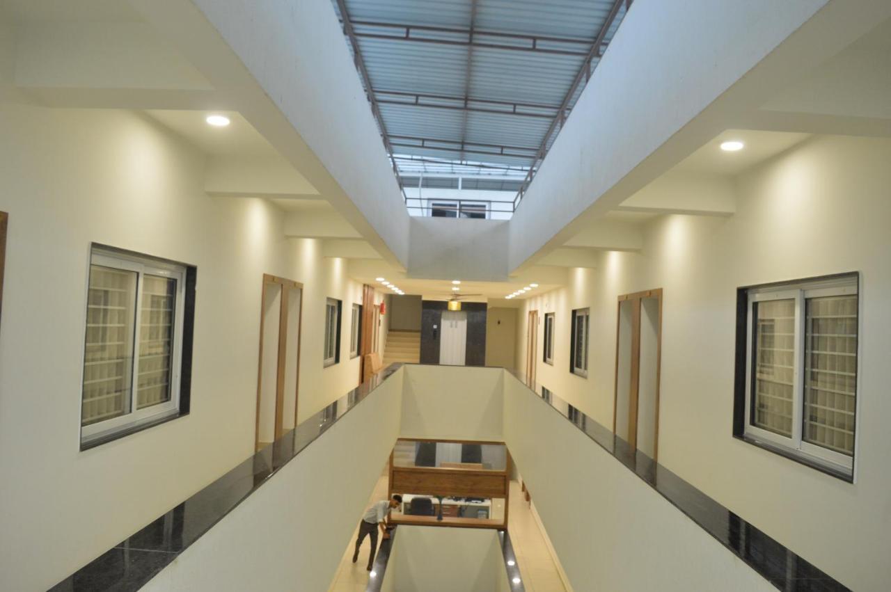 Hotel Revive Veraval المظهر الخارجي الصورة